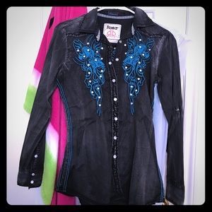 Women’s Roar button up shirt